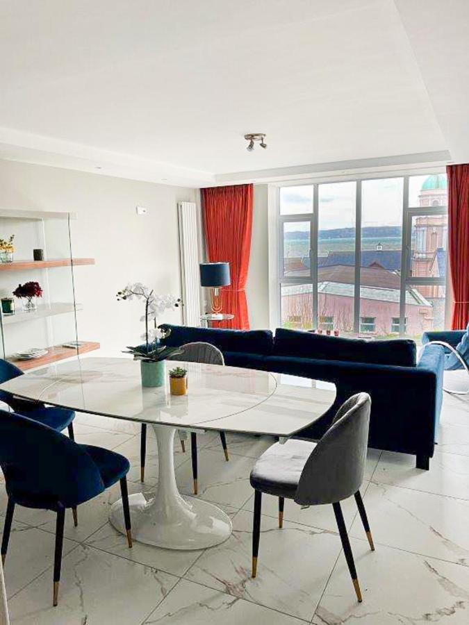 Modern Luxurious Apartment W/ Patio Balcony & View Jordanstown Exterior photo
