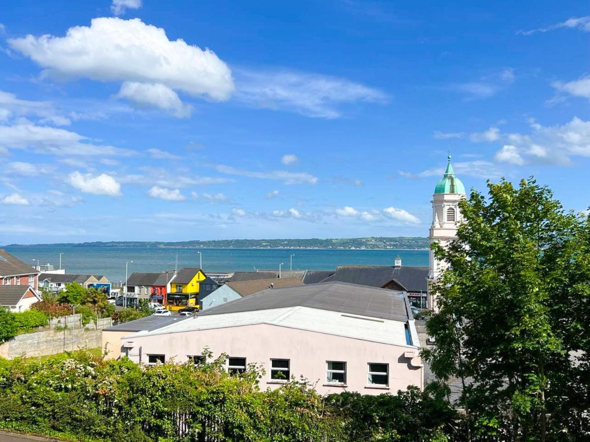 Modern Luxurious Apartment W/ Patio Balcony & View Jordanstown Exterior photo